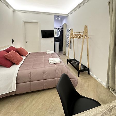 Vicki Vomero Rooms - Napoli Luaran gambar